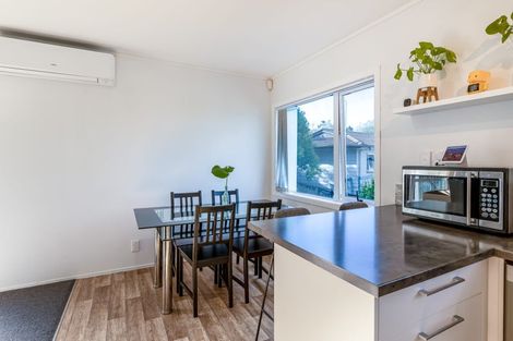 Photo of property in 1/34 Lambrown Drive, Totara Vale, Auckland, 0629