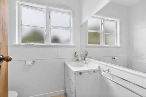 Photo of property in 51 Jellicoe Drive, Hamilton East, Hamilton, 3216