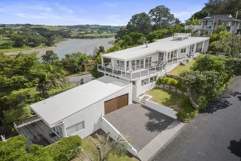 Photo of property in 193 Sandspit Road, Shelly Park, Auckland, 2014