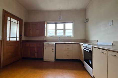 Photo of property in 13 Mahoe Street, Eastbourne, Lower Hutt, 5013