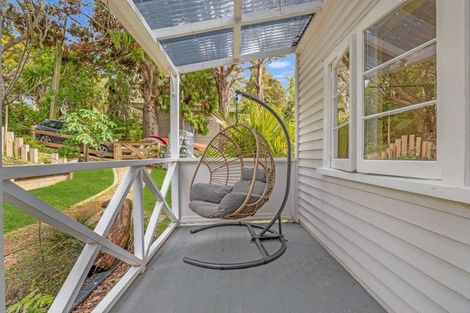 Photo of property in 43 Kauri Point Road, Laingholm, Auckland, 0604