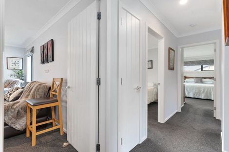 Photo of property in 10 Austin Reid Avenue, Carterton, 5713