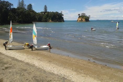 Photo of property in 13a Ridge Road, Waiake, Auckland, 0630