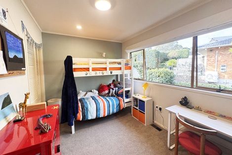 Photo of property in 8 Langstone Place, Chatswood, Auckland, 0626