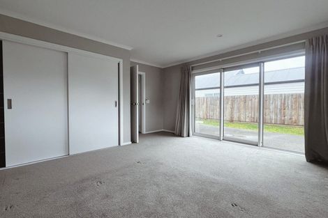 Photo of property in 16 Koru Loop, Paraparaumu, 5032