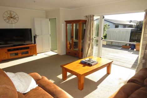 Photo of property in 3 Mayfair Close, Whitianga, 3510