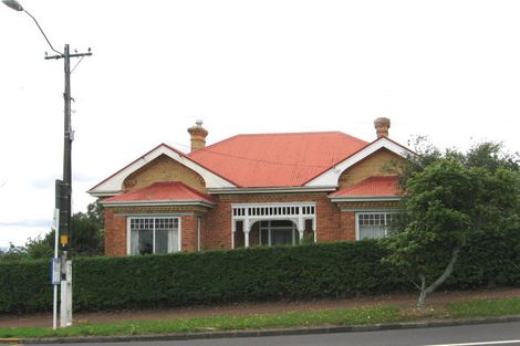 Photo of property in 102 Donovan Street, Blockhouse Bay, Auckland, 0600