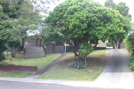 Photo of property in 2/25 Ludlow Terrace, Totara Vale, Auckland, 0627