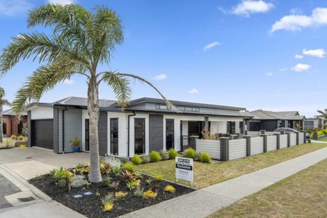 Photo of property in 76a The Boulevard, Papamoa Beach, Papamoa, 3118