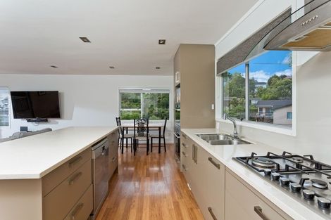Photo of property in 17 Malters Place, Browns Bay, Auckland, 0630
