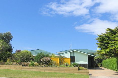 Photo of property in 19 Dillon Street, Waihi Beach, 3611