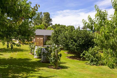 Photo of property in 18 Loch Views Road, Acacia Bay, Taupo, 3385