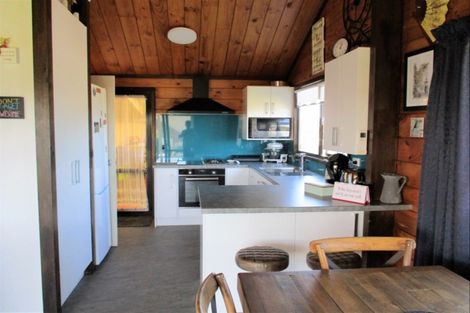 Photo of property in 16 Pohutukawa Drive, Opunake, 4616