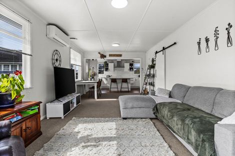 Photo of property in 12 Fleming Crescent, Maraenui, Napier, 4110