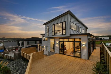 Photo of property in 38 Longshore Drive, Long Bay, Auckland, 0630