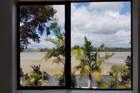 Photo of property in 21 Ferry Parade, Herald Island, Auckland, 0618