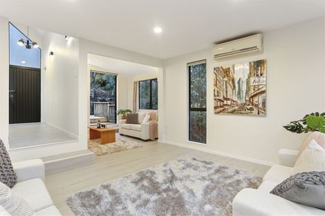 Photo of property in 2/20a Rawene Road, Birkenhead, Auckland, 0626