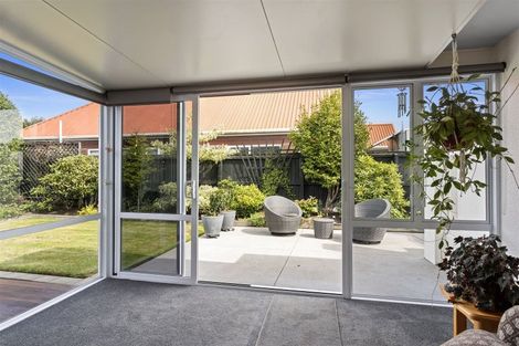 Photo of property in 9 Sheraton Place, Redwood, Christchurch, 8051