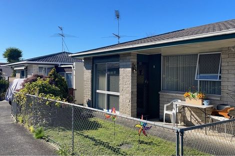 Photo of property in 2/36 Churchill Avenue, Manurewa, Auckland, 2102