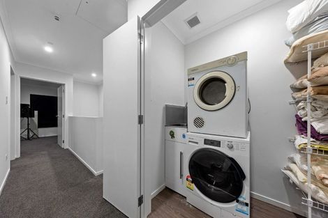 Photo of property in 2 Shortfin Place, Flat Bush, Auckland, 2019