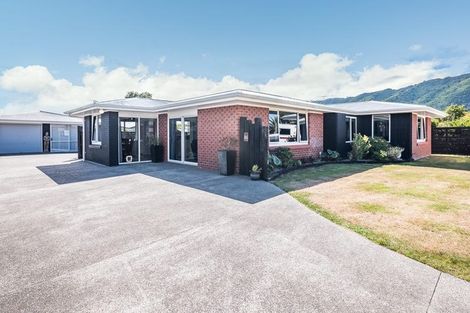 Photo of property in 53 Rimu Street, Waikanae, 5036