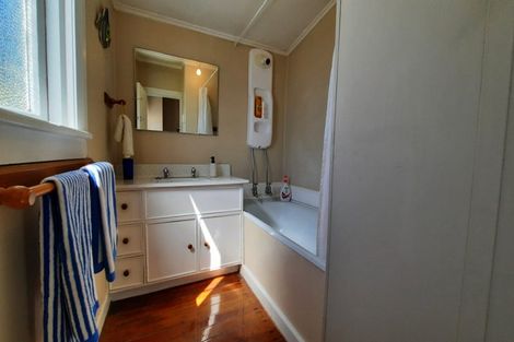 Photo of property in 27 Halsey Street, Clinton, 9534