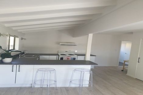 Photo of property in 44b Walton Street, Red Beach, 0932