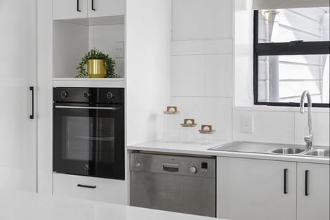 Photo of property in 73 Gilbass Avenue, Hamilton Lake, Hamilton, 3204