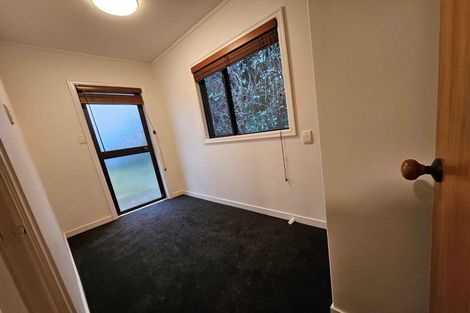 Photo of property in 2/5 Seacliffe Avenue, Belmont, Auckland, 0622