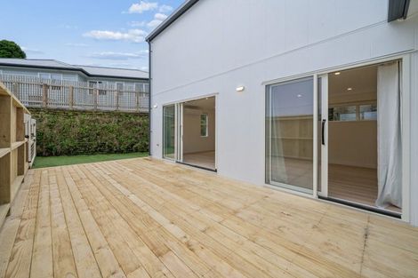 Photo of property in 1/5 Tawa Terrace, Tawa, Wellington, 5028