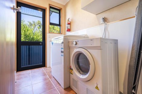 Photo of property in 15 Home Street, Manapouri, 9679