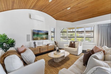 Photo of property in 15 Ngarata Avenue, Mount Maunganui, 3116