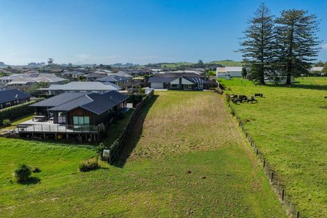 Photo of property in 8 Dram Way, Waipu, 0510
