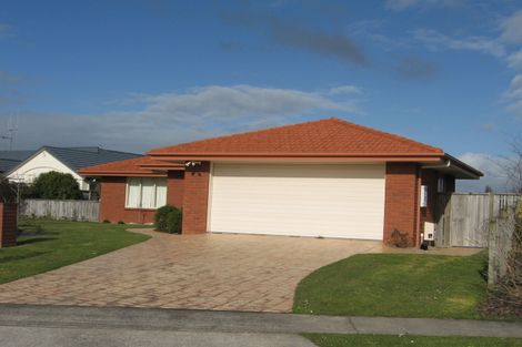 Photo of property in 33 Glen Cree Avenue, Rototuna, Hamilton, 3210