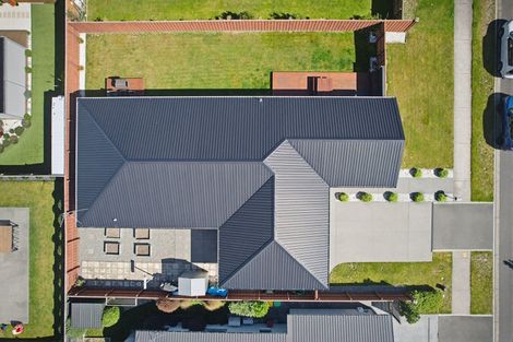 Photo of property in 10 Shillingford Boulevard, Rolleston, 7615