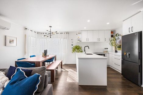 Photo of property in 4 Anna Lane, Glen Eden, Auckland, 0602