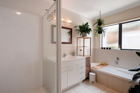 Photo of property in 42 Oteki Park Drive, Welcome Bay, Tauranga, 3112