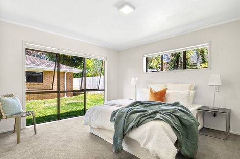 Photo of property in 16 Redlands Grove, Swanson, Auckland, 0612