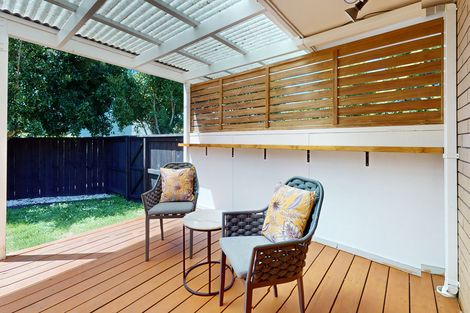 Photo of property in 16 Redlands Grove, Swanson, Auckland, 0612