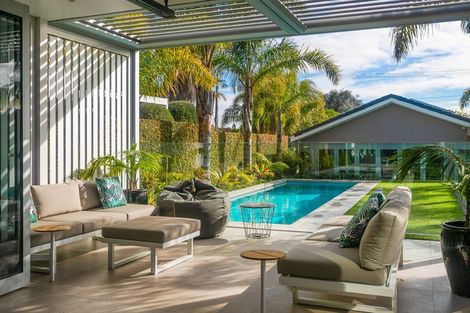 Photo of property in 57 Wainui Avenue, Point Chevalier, Auckland, 1022