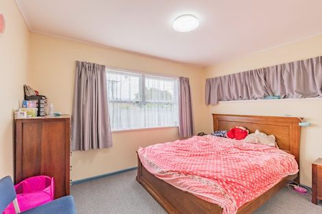 Photo of property in 1/88 Tirimoana Road, Te Atatu South, Auckland, 0602