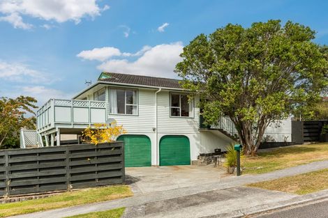 Photo of property in 27 Staithes Drive North, Whitby, Porirua, 5024