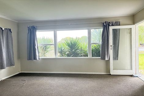 Photo of property in 2/468 Swanson Road, Ranui, Auckland, 0612