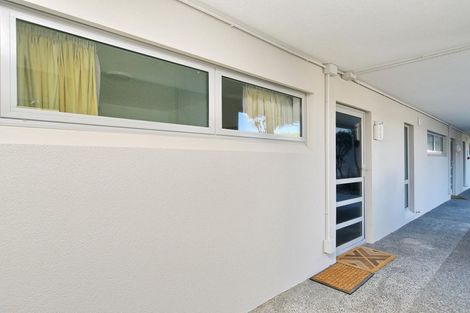 Photo of property in 2/272 Marine Parade, New Brighton, Christchurch, 8061