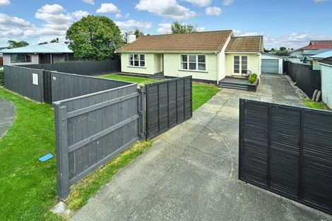 Photo of property in 433 Dalcross Street, Mayfair, Hastings, 4122