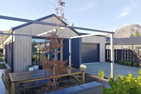 Photo of property in 3 Bellamore Street, Lake Hayes, Queenstown, 9304