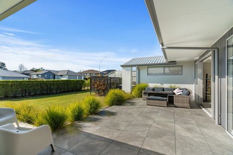 Photo of property in 1 Charlotte Drive, Omokoroa, 3114