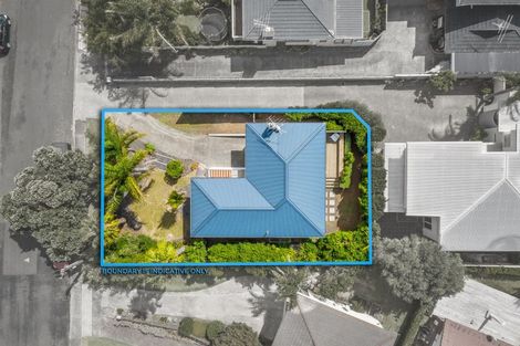 Photo of property in 1/16 Tobruk Crescent, Milford, Auckland, 0620
