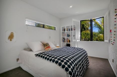 Photo of property in 55 Wainui Avenue, Point Chevalier, Auckland, 1022