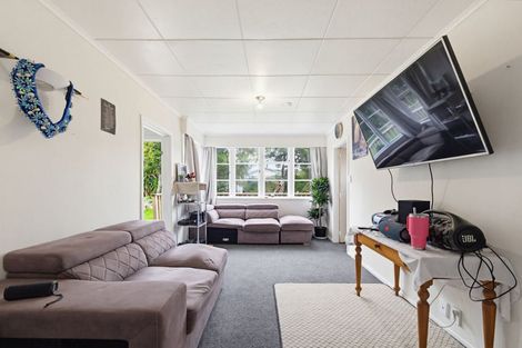Photo of property in 10 Igloo Place, Red Hill, Papakura, 2110